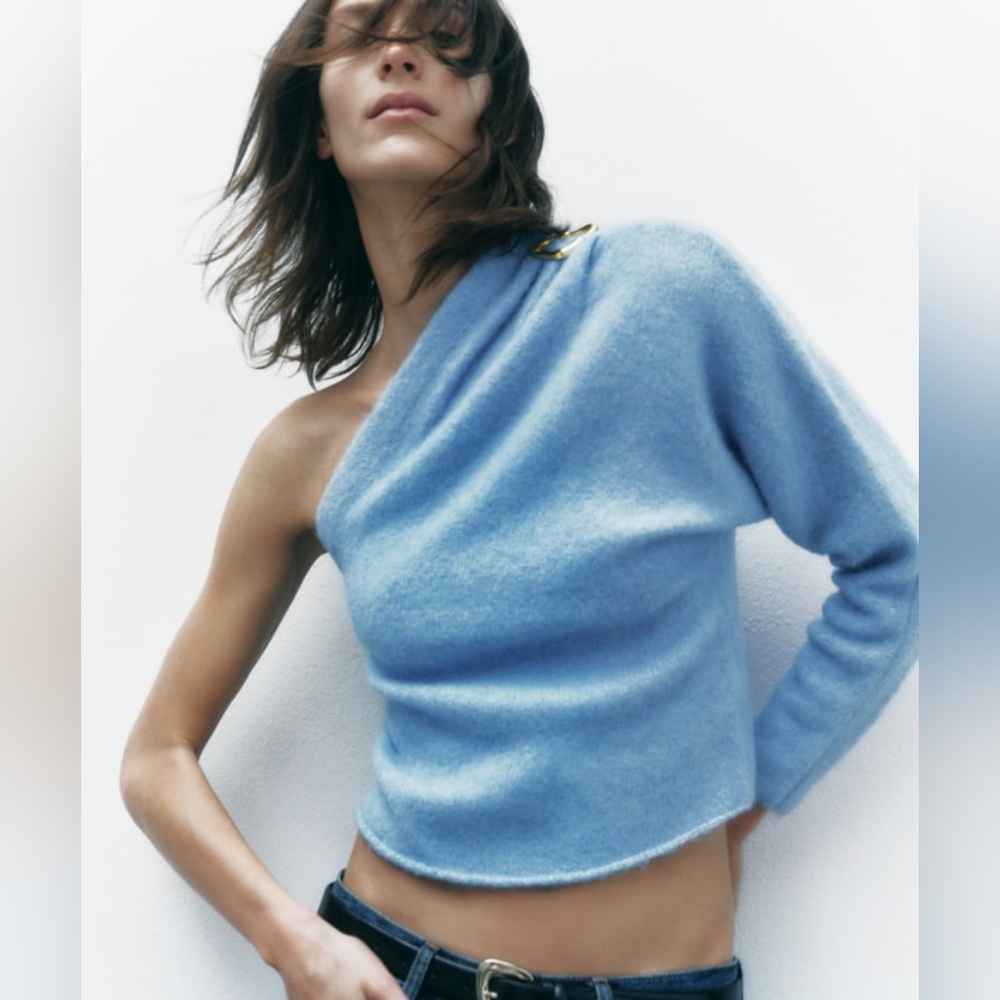 🆕 zara • asymmetric one shoulder sweater